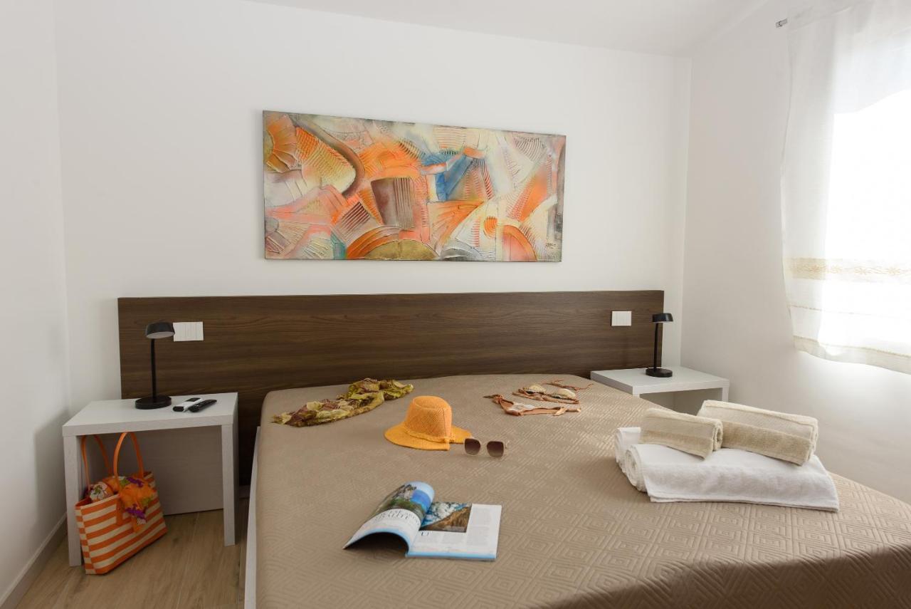 Апартаменти Loft Lungomare Vista Mare E Monti Арбатакс Екстер'єр фото