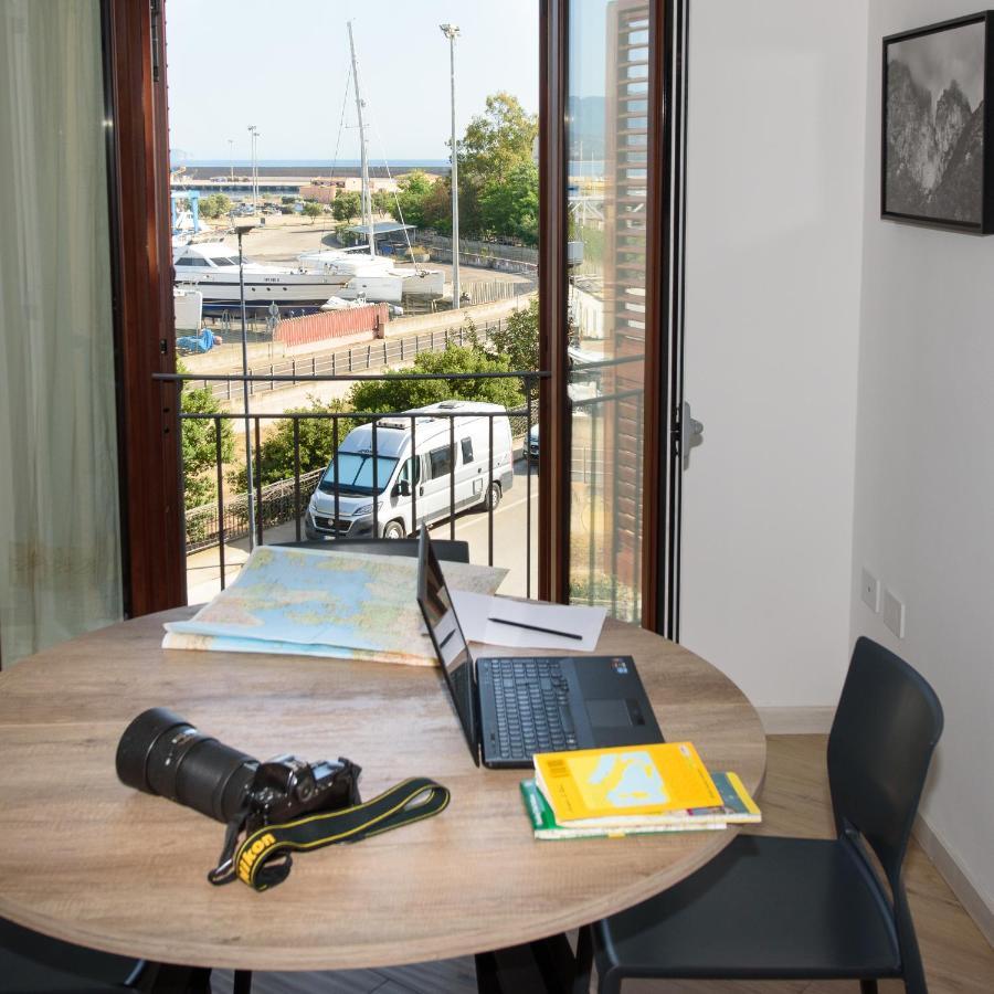 Апартаменти Loft Lungomare Vista Mare E Monti Арбатакс Екстер'єр фото